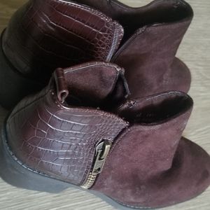 Women's snakeskin Heel Boots